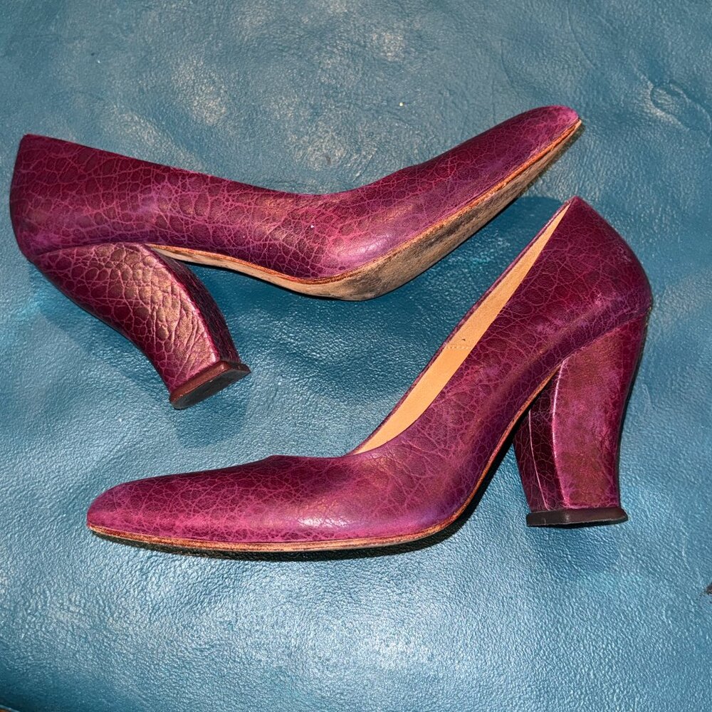 John Fluevog Gail Croc Embossed Pumps - 8.5